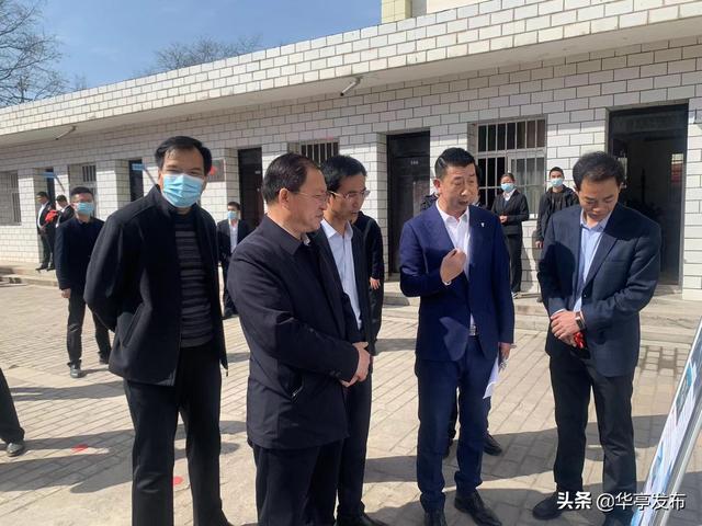 ​华亭市华合城乡建设投资集团有限责任公司举行开业揭牌仪式