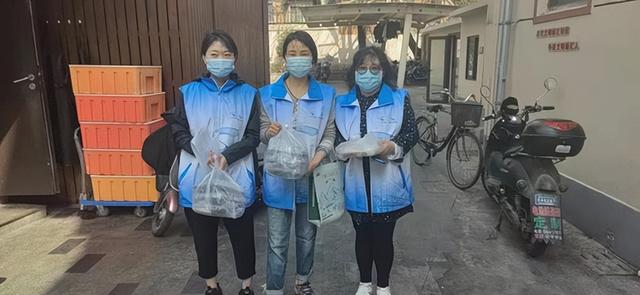6611名獨(dú)居老人的暖心服務(wù)不打烊！來看看徐匯各街鎮(zhèn)怎么做的（徐匯區(qū)街道老人服務(wù)）"