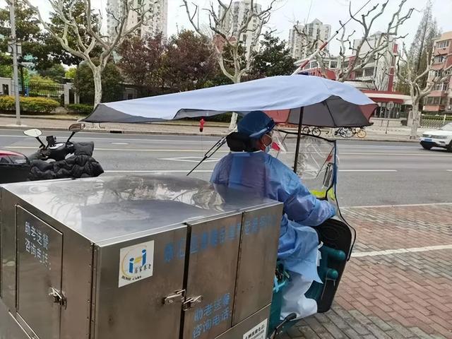 6611名獨(dú)居老人的暖心服務(wù)不打烊！來看看徐匯各街鎮(zhèn)怎么做的（徐匯區(qū)街道老人服務(wù)）"