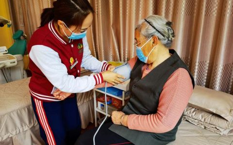 財源街道更新社區：升級居家養老服務（依托居家社區養老服務網絡,西海岸新區還將居家社）